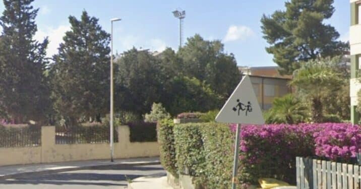 Bimbi al gelo da un mese, genitori sul piede di guerra a Selargius