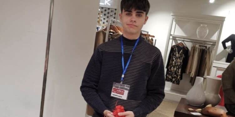 Quartucciu, dal podio scientifico al banchetto della solidarietà: l’appello del 18enne Leonardo Tronci