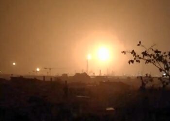 Evento notturno a Sarroch: “Forti miasmi in paese ma nessuna sirena, nessun avviso alla popolazione”