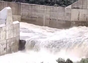 Dopo la siccità lo spreco d’acqua: aperta la diga di Maccheronis