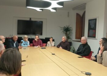 Da luoghi d’ombra a residenze letterarie: cinque paesi del sud Sardegna raccontati come un romanzo