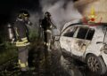Auto in fiamme a Decimomannu, si indaga su cause e responsabili