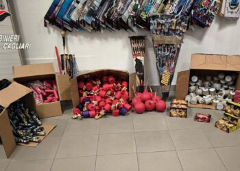 Sestu, maxi sequestro di botti illegali: li fabbricava in casa un 37enne, zero sicurezza