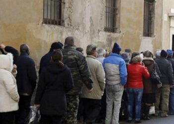 Cagliari, assalto alla Caritas nel giorno di Natale: i nuovi poveri a caccia di un pasto caldo per la festa