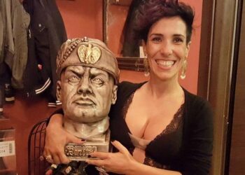 “Altro che rivoluzione 5 stelle, l’assessora Manca spende 3000 euro dei sardi per viaggiare in business class”