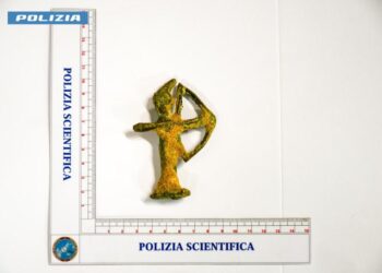 Spaccio di droga e ricettazione di reperti archeologici: una denuncia a Oristano