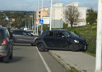 Cagliari, grave incidente a Mulinu Becciu: tre veicoli coinvolti in Via Piero della Francesca