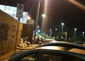 Cagliari, Viale la Plaia: la micro–discarica che cresce ogni giorno e preoccupa cittadini e commercianti