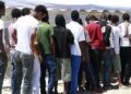 In Sardegna sbarchi senza sosta: arrivati altri 79 migranti, scoppia il centro di accoglienza a Monastir