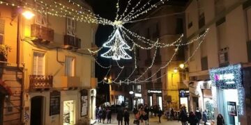 Volata finale nelle spese per Natale, a Cagliari si spenderanno 196 milioni di euro per cibo e regali