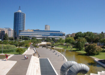 Cagliari, il parco della Musica a misura di bambino: arrivano scivoli e altalene