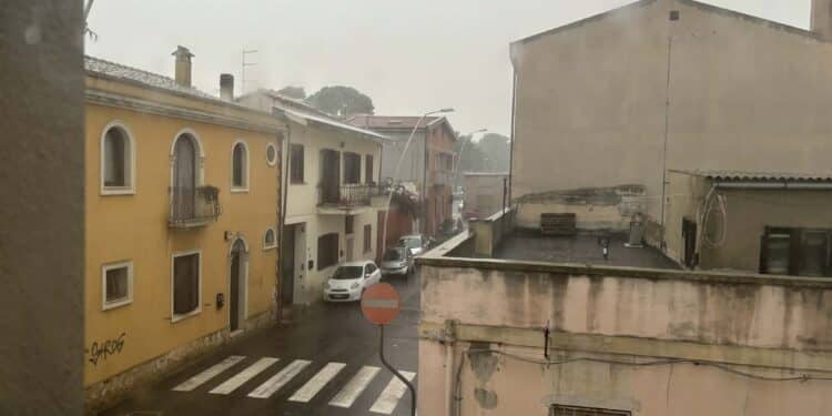 Nuova bomba d’acqua con temporale a Cagliari, l’allerta è gialla sino alle 21: preallarme a Pirri
