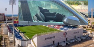 Cagliari, tifosi rossoblù derubati durante la partita di calcio: auto aperte e saccheggiate