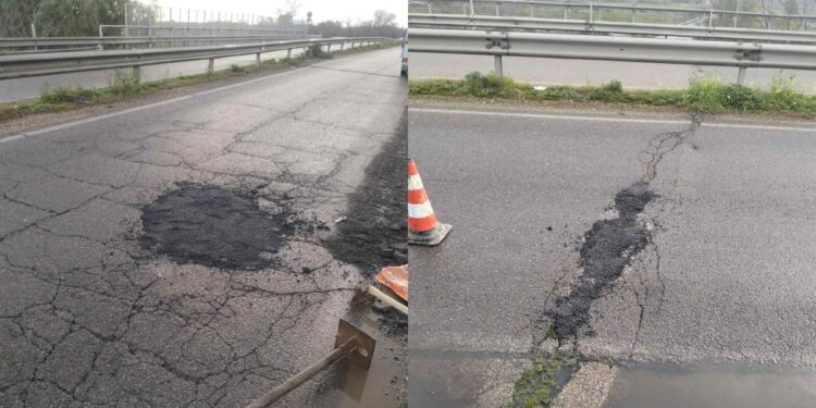 Consortile Macchiareddu, rattoppi sulle buche più pericolose: operai in azione, via ai lavori