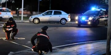 Gonnosfanadiga, scappa dopo aver rubato un’auto ma la fuga finisce con una carambola in centro città: fermata una 30enne