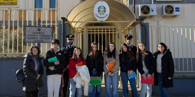 Villacidro: lezioni di legalità in Caserma, gli studenti del Liceo “Piga” incontrano i Carabinieri