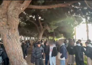 Cagliari, studenti ancora in rivolta al liceo “Alberti”: file di 10 minuti per accedere agli unici bagni presenti nella scuola