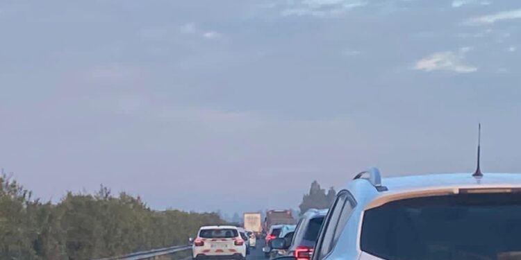 La Ss 195 chiusa è un dramma: caos e disagi lungo la consortile, anche 3 ore di fila