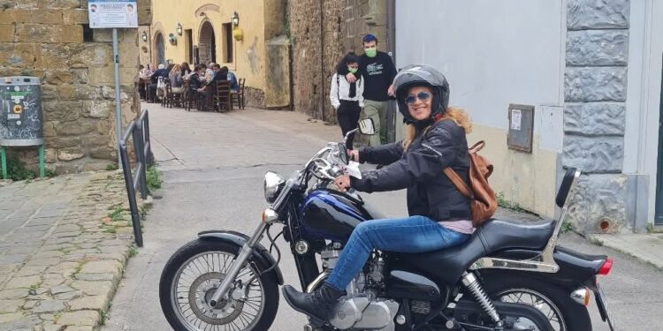 Dopo 33 anni lontana dall’Isola, Patrizia Deriu torna a casa: “In Sardegna ho ricominciato a respirare”