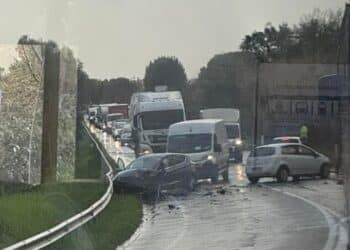 Crash tra auto sulla 128, entrambe le corsie occupate e traffico bloccato fra Senorbì e Ortacesus: 4 feriti