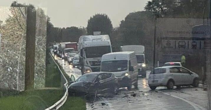 Crash tra auto sulla 128, entrambe le corsie occupate e traffico bloccato fra Senorbì e Ortacesus: 4 feriti