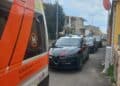 Valledoria, anziana cade e si frattura nel tentativo di domare un incendio in casa: salvata dai carabinieri