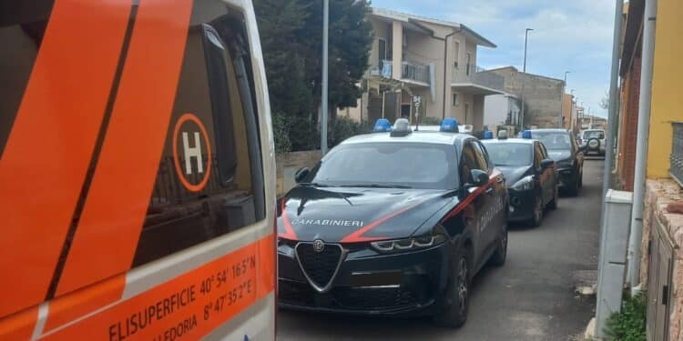 Valledoria, anziana cade e si frattura nel tentativo di domare un incendio in casa: salvata dai carabinieri
