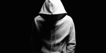 Sinnai, derubato da due individui a piedi “col volto completamente coperto”