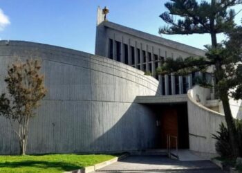 Quartucciu, i ladri sfondano la vetrata della chiesa di San Pietro Pascasio: violata la casa del Signore