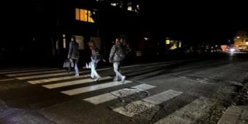 La vergogna delle strade al buio a Cagliari: “Dalle 17,30 gran parte della città si chiude alla luce, pericoli nelle strade”