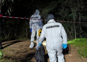 Macabra scoperta a Carbonia, un cadavere nel Parco Rosmarino: indagini in corso
