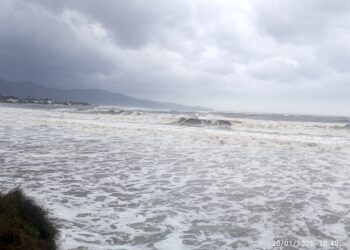 Flumini di Quartu, la potenza del mare in tempesta: spettacolari immagini dal litorale quartese