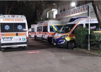 Cagliari, caos nelle notte al Ss Trinità: “Tante ambulanze in attesa, pazienti seminudi ammassati in barella”