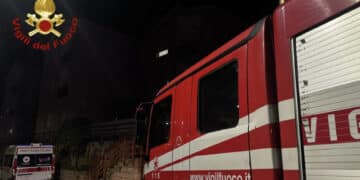 Tragedia a Bosa: 64enne trovato senza vita in casa