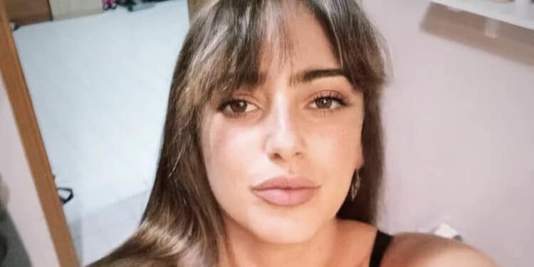 Uta sotto shock per la scomparsa di Ilaria Cossu, mamma di 44 anni morta per una malattia: “Prenderemo esempio dalla tua forza”