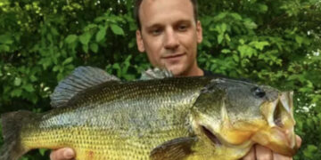 Scompare mentre va a pescare: ritrovato senza vita un 27enne