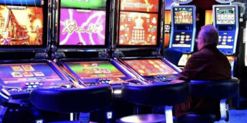 Cagliari, la decisione del Consiglio di Stato: “Ordinanze del sindaco illegittime, 50mila euro di risarcimento alla sala giochi”