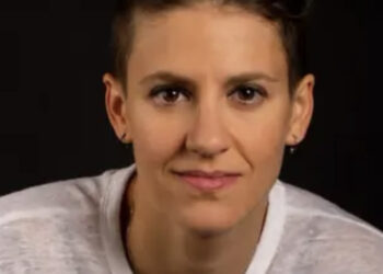 Travolta da un camion mentre è in bici: Irene muore a 39 anni