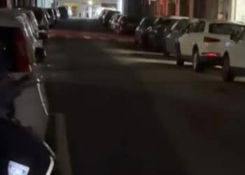 Cagliari, via Einaudi completamente al buio: “Al Comune cosa stanno facendo?” (VIDEO)