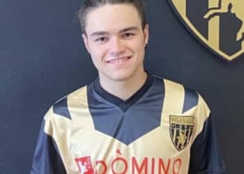 Davide muore a 19 anni cadendo dalla bici: uno sciacallo gli ruba il portafogli mentre è in fin di vita