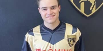 Davide muore a 19 anni cadendo dalla bici: uno sciacallo gli ruba il portafogli mentre è in fin di vita