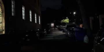 Emergenza sicurezza a Cagliari, viale Sant’Ignazio al buio da settimane: “Situazione evidente e pericolosa” (VIDEO)