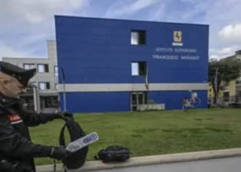 Metal detector nelle scuole, c’è l’ok del Ministero