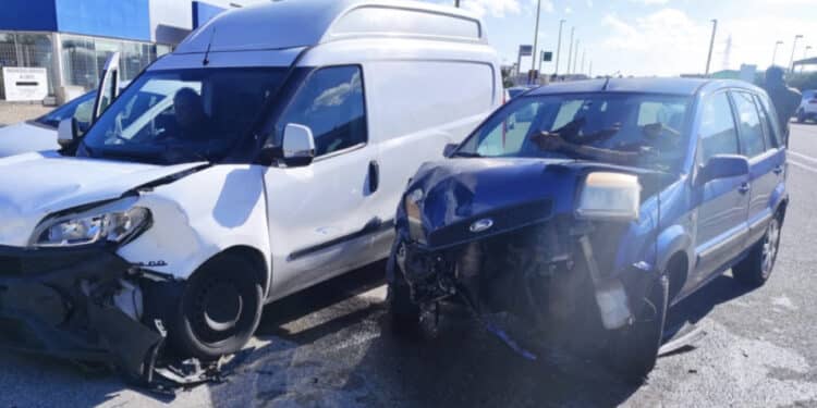 Elmas, scontro frontale in via Nervi: diversi feriti