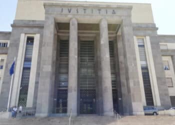 Cagliari, sentenza che fa giurisprudenza: condannato a 3 anni e sei mesi per maltrattamenti in famiglia