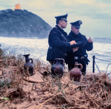 Il mare restituisce antiche vestigia a Domus de Maria, riaffiorano due tombe fenicie sulla spiaggia di Sa Colonia