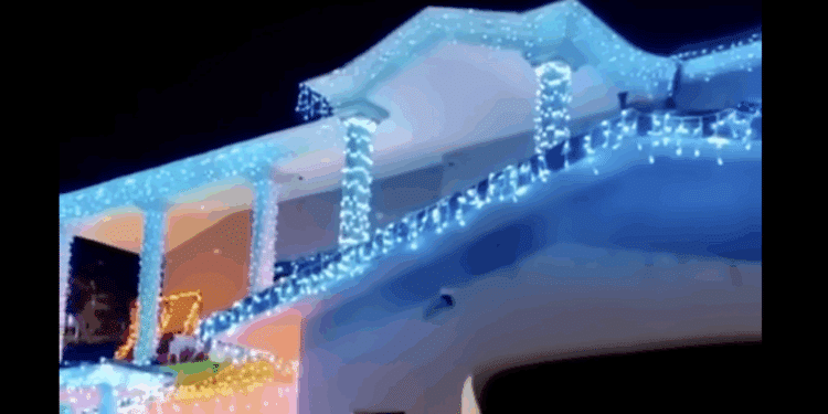 Concorso “Le Migliori Luminarie in Sardegna 2025”: la vittoria va a Sorgono con la Casa di William e Ale