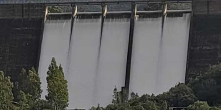 Emergenza maltempo senza fine, aperta la diga di Bau Pressiu: fiumi in piena, chiusi ponti e guadi