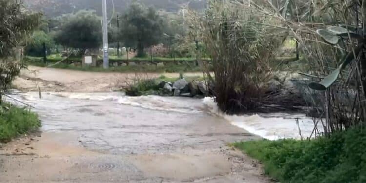 “Impossibile attraversare il Rio Solanas con un’auto”: la protesta dei residenti