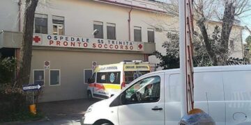 Cagliari, colpita in faccia da un petardo durante la festa in piazza Yenne: è in ospedale